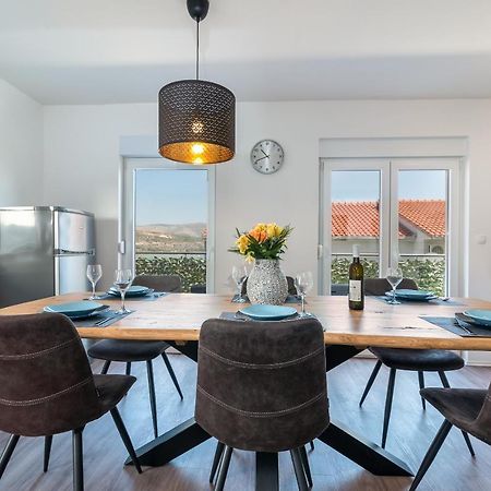 Delux Apartment Eva Trogir Buitenkant foto