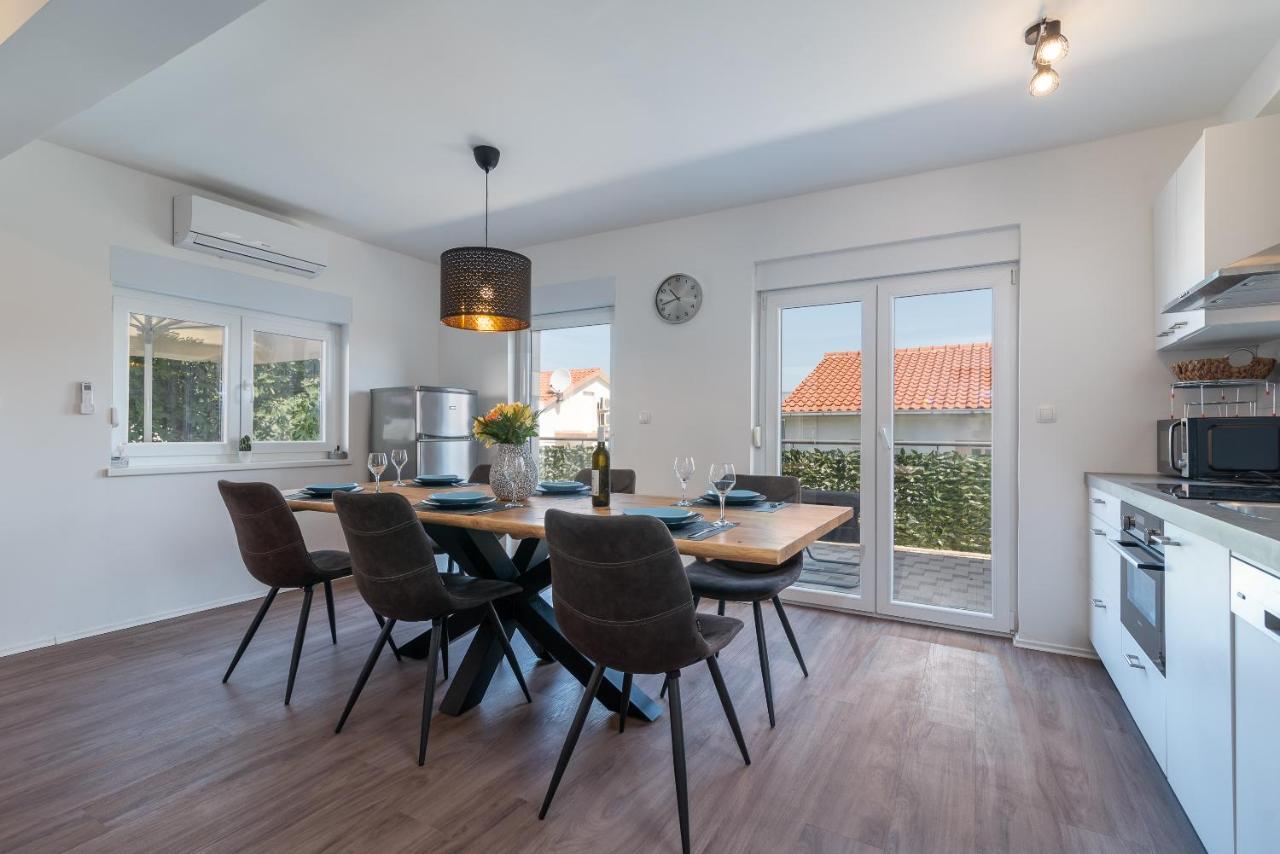 Delux Apartment Eva Trogir Buitenkant foto