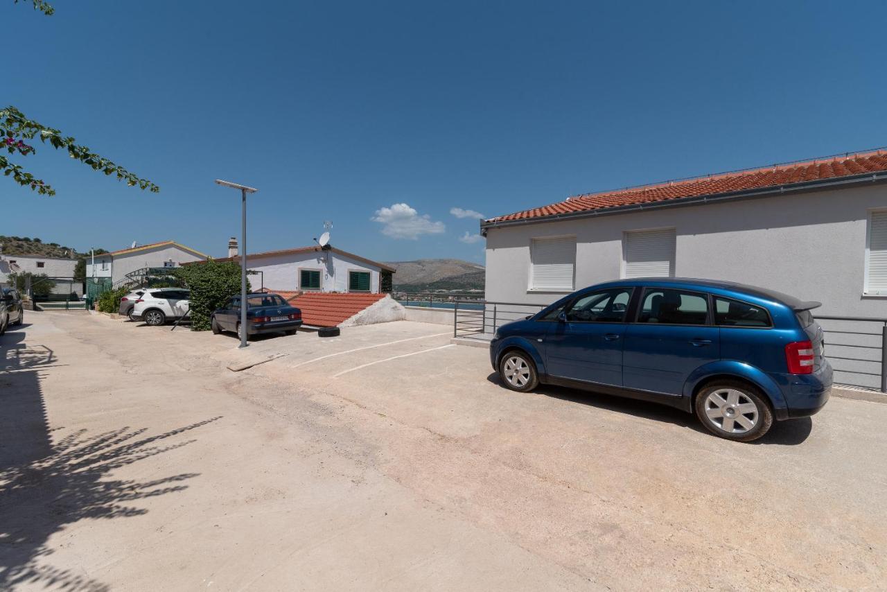 Delux Apartment Eva Trogir Buitenkant foto