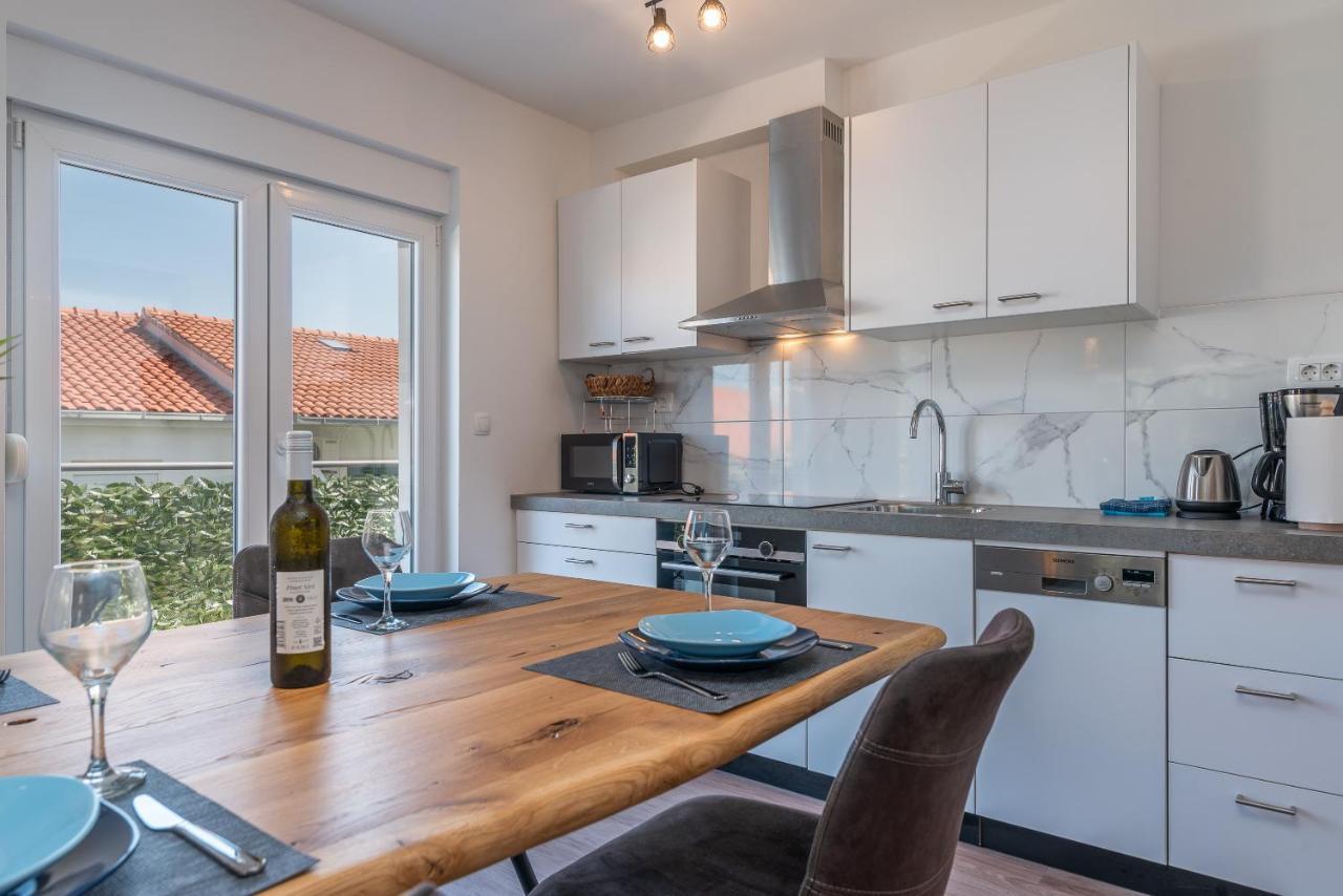 Delux Apartment Eva Trogir Buitenkant foto