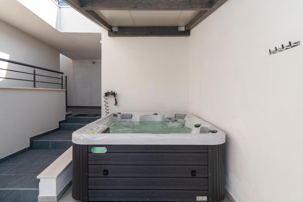 Delux Apartment Eva Trogir Buitenkant foto