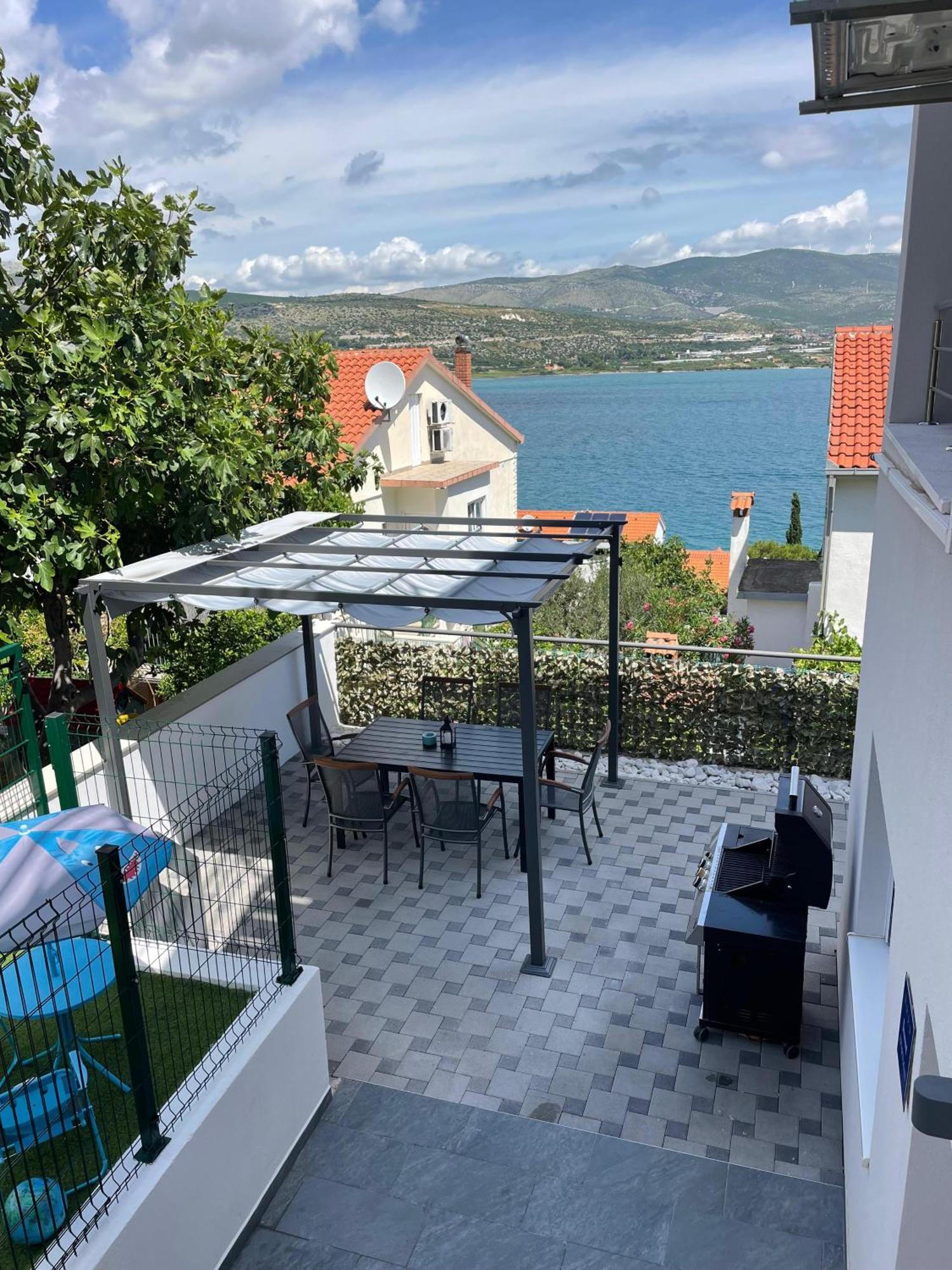 Delux Apartment Eva Trogir Buitenkant foto